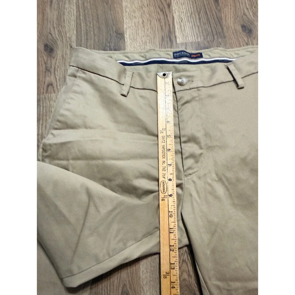 Dockers Pants Men Size 34x30 Tan Chino Pants Athletic Flex Comfort
